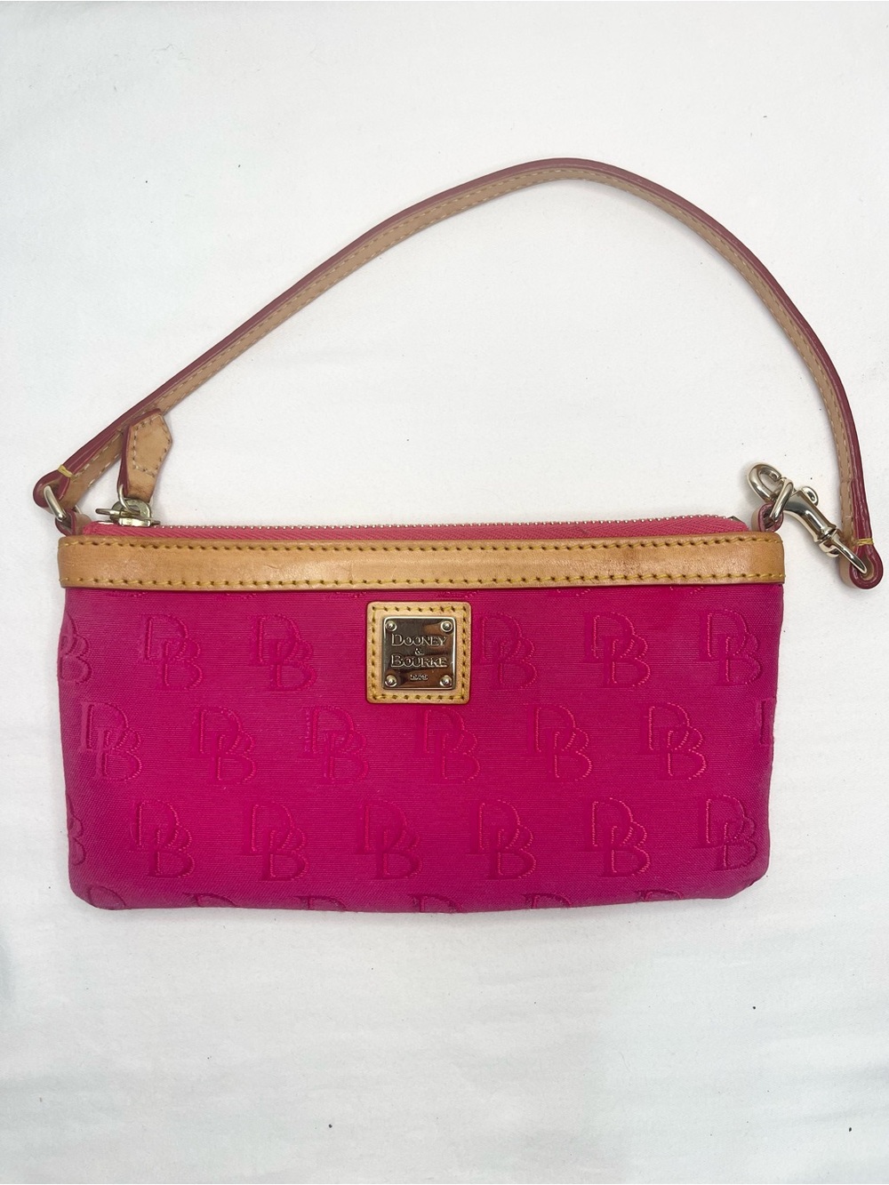 Dooney & Bourke Vintage Signature Slim Wristlet
Clutch Bag - Hot Pink / Fuchsia